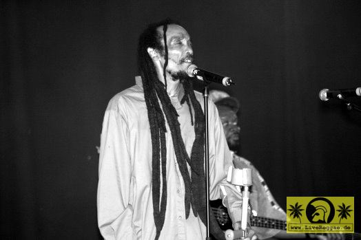Israel Vibration (Jam) with The Roots Radics Band  20. Summer Jam Festival, Fuehlinger See Koeln - Green Stage 08. Juli 2005 (12).jpg